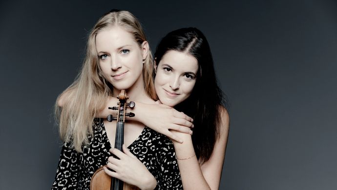 Merel Vercammen en Dina Ivanova (foto Marco Borggreve)