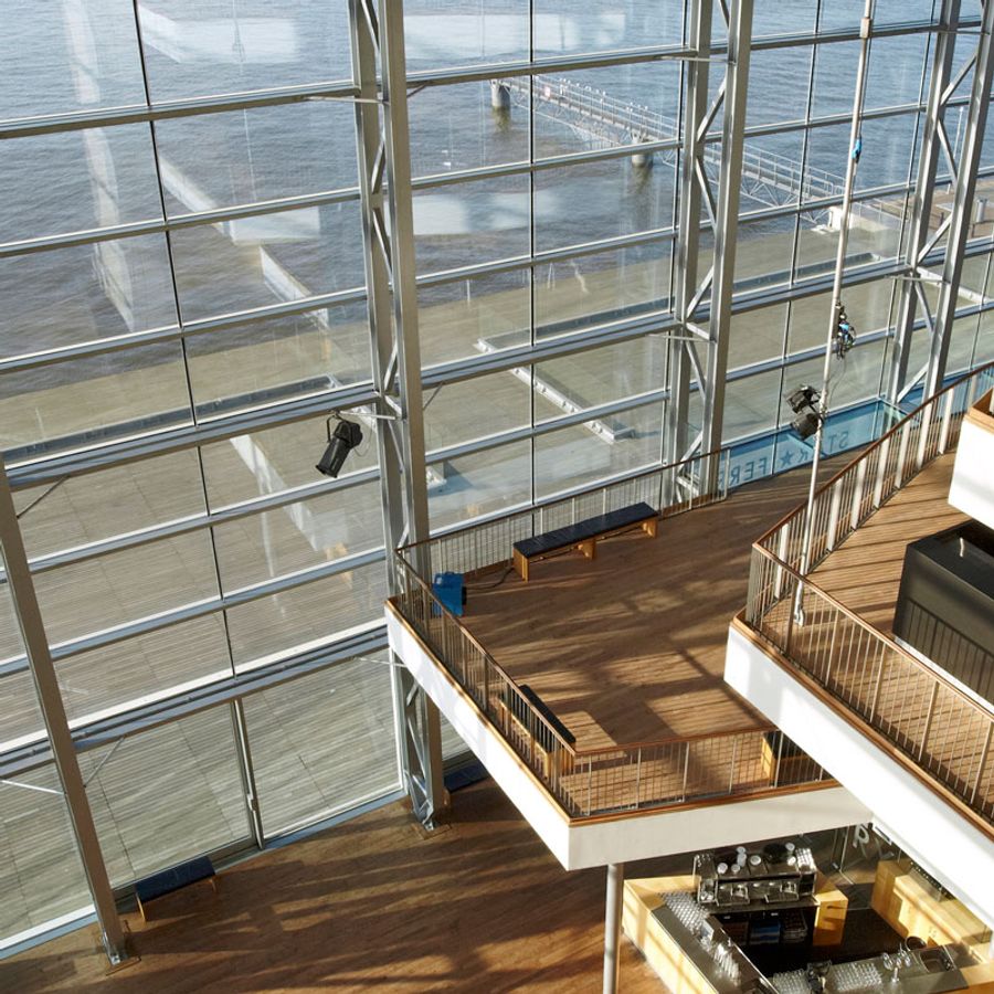 Foyerdecks (photo Erik van Gurp)