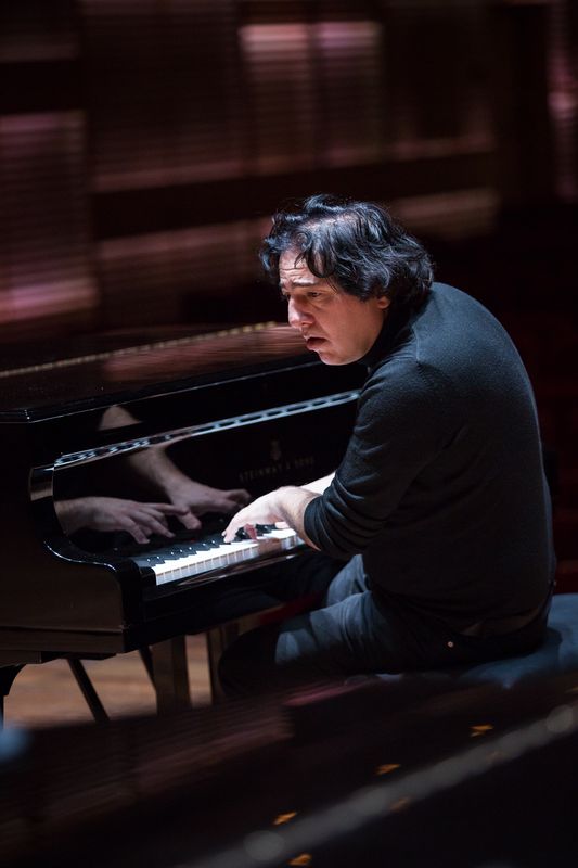 Fazil Say (foto Martina Simkovicova)
