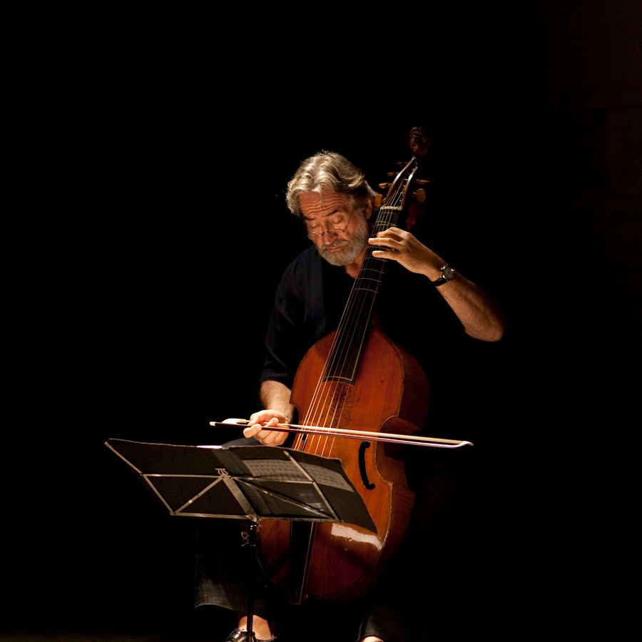 Jordi Savall  (foto Toni Pena Arroya)