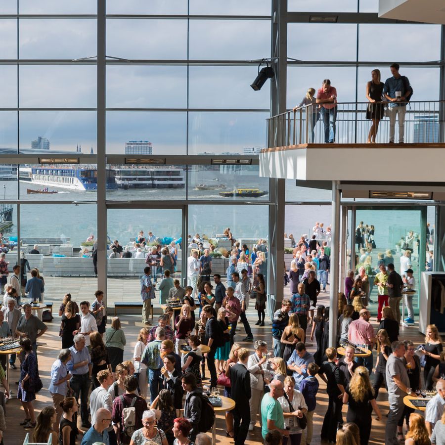 Entreehal Muziekgebouw (foto Martina Simkovicova)