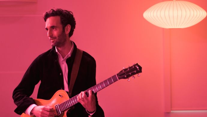 Julian Lage (foto Noah Torralba)