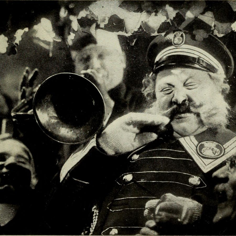 Emil Jannings in the last laugh aka The last man