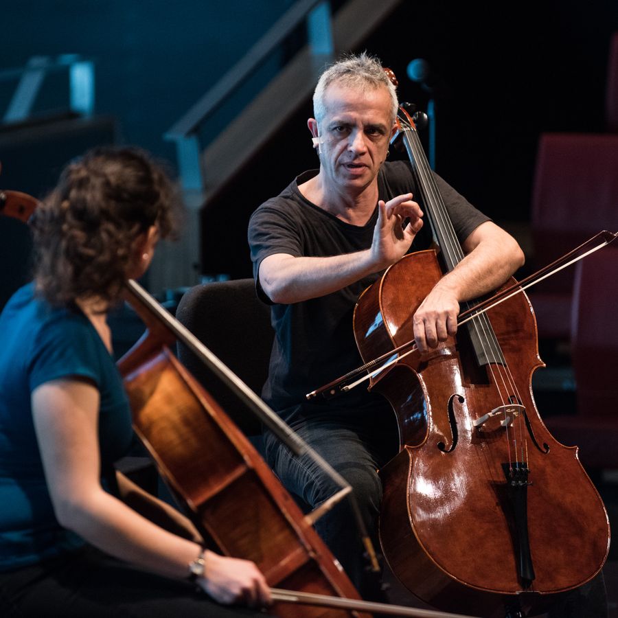 Giovanni Sollima (foto Anna van Kooij)