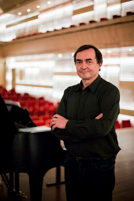 Pierre-Laurent Aimard (Martina Simkovicova)