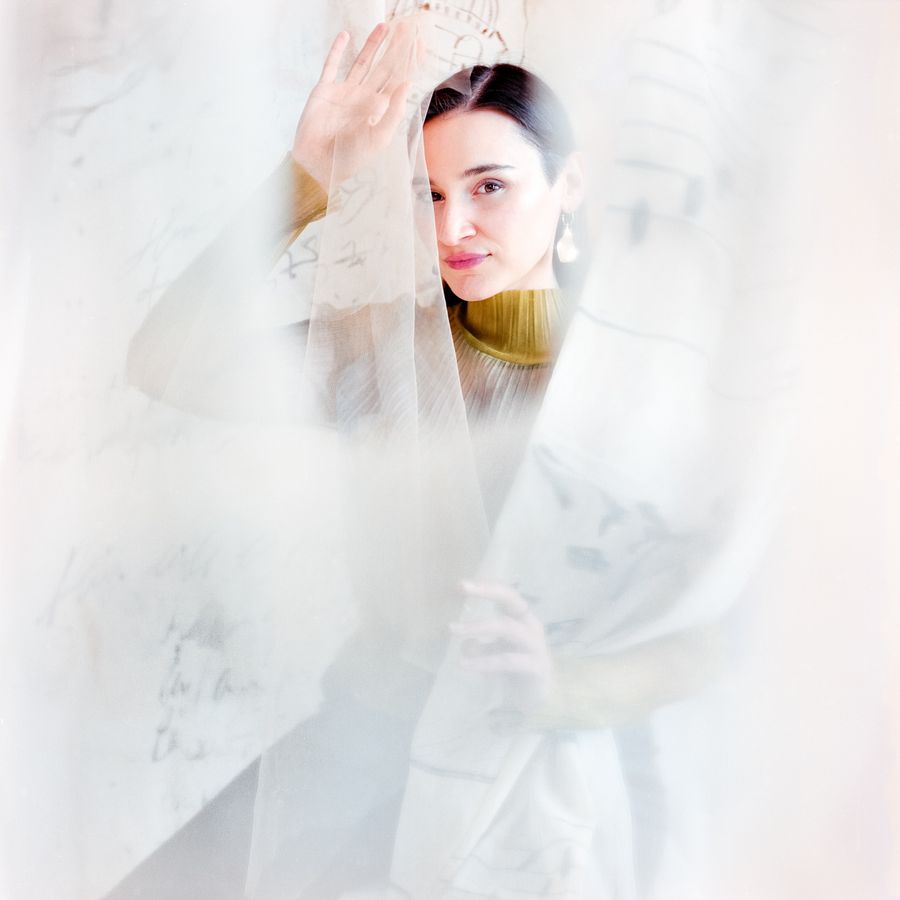 Emine Bostanci (foto Federico Castelli & Ivana Djukic)