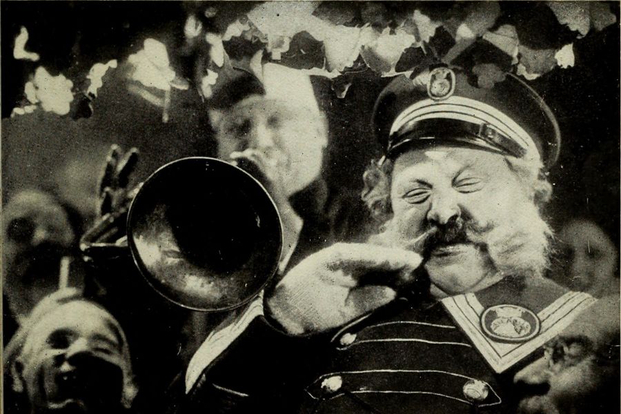 Emil Jannings in the last laugh aka The last man