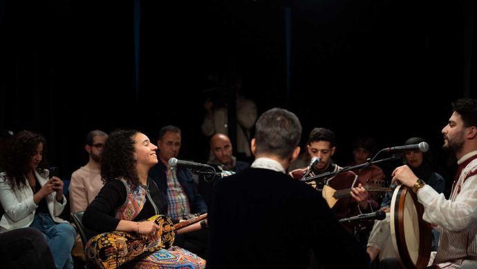 Amsterdams Andalusisch Orkest + Hind Ennaira (foto William Lounsbury)