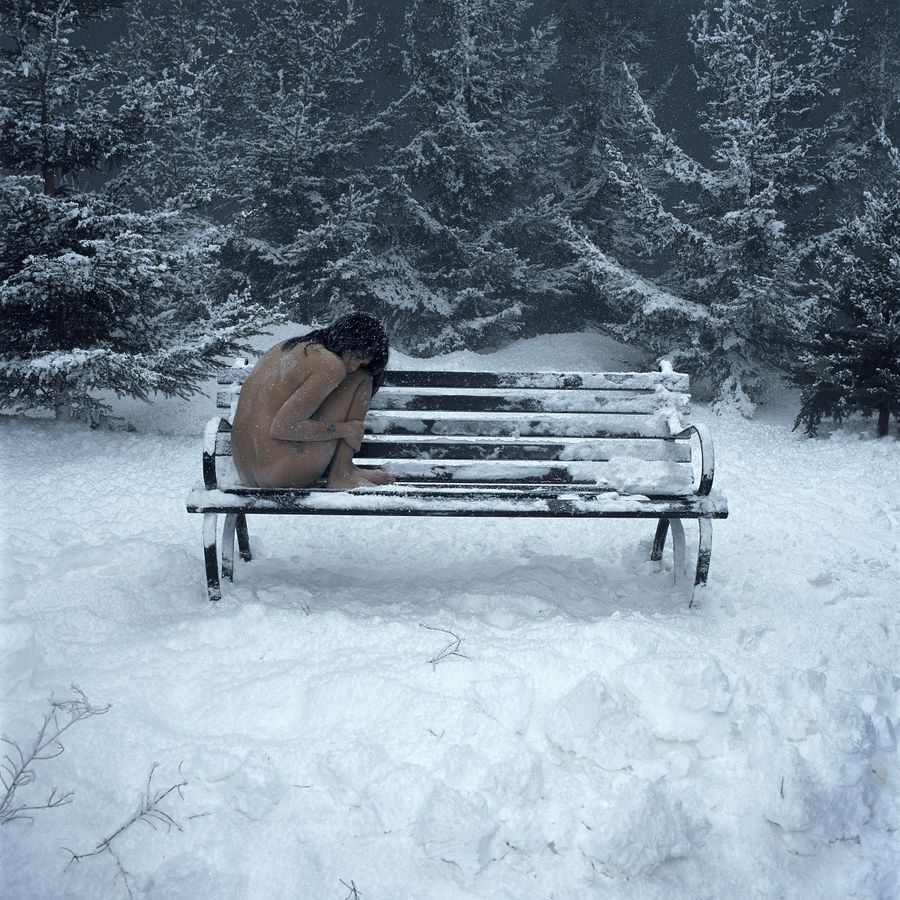 Girl in Snow, 2004 (foto Julia Fullerton-Batten)