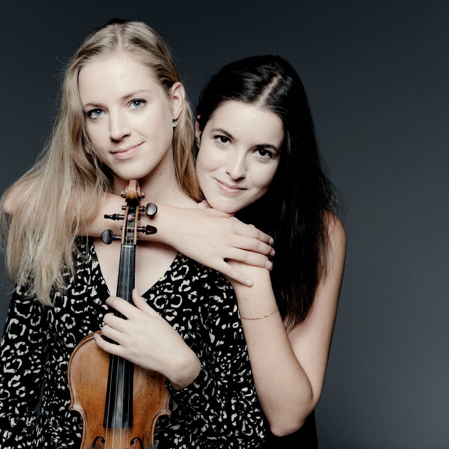 Merel Vercammen en Dina Ivanova (foto Marco Borggreve)