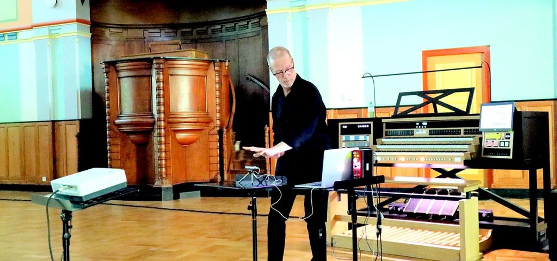 Jan-Bas Bollen & HyperTheremin