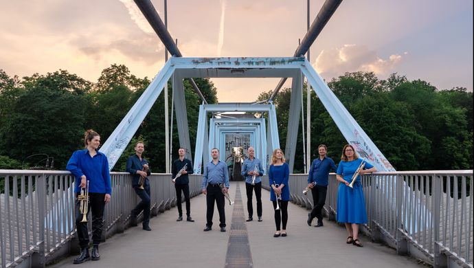 Call For The Company - The Monochrome  Project  (foto Janet Sinica)