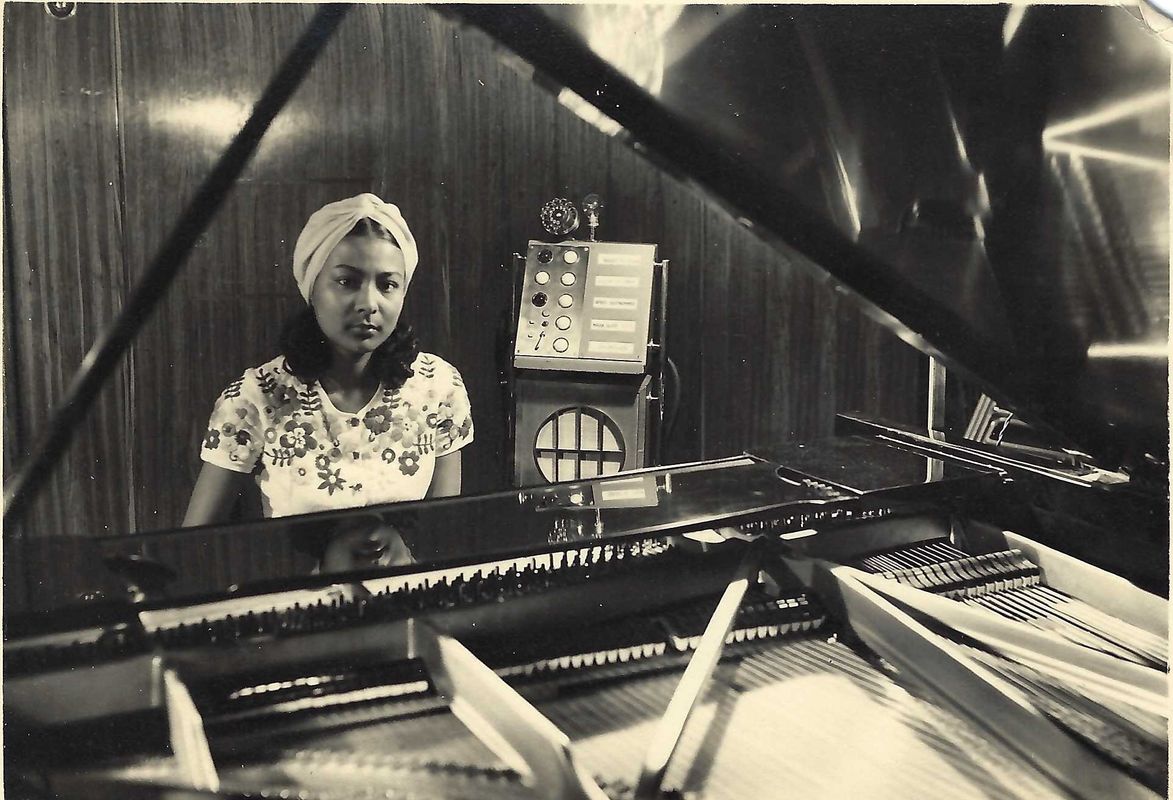 Majoie Hajary (foto Haags gemeentearchief, collectie Nederlands Muziek Instituut (NMI) © erven Hajary)