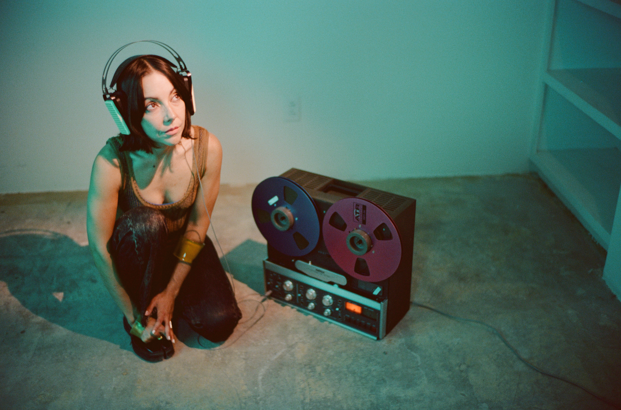 Lucrecia Dalt (photo Sammy Oortman Gerlings)