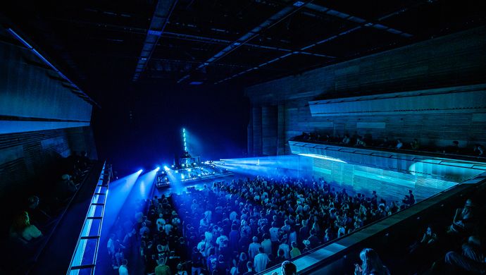 Dekmantel aan 't IJ (foto Bart Heemskerk)