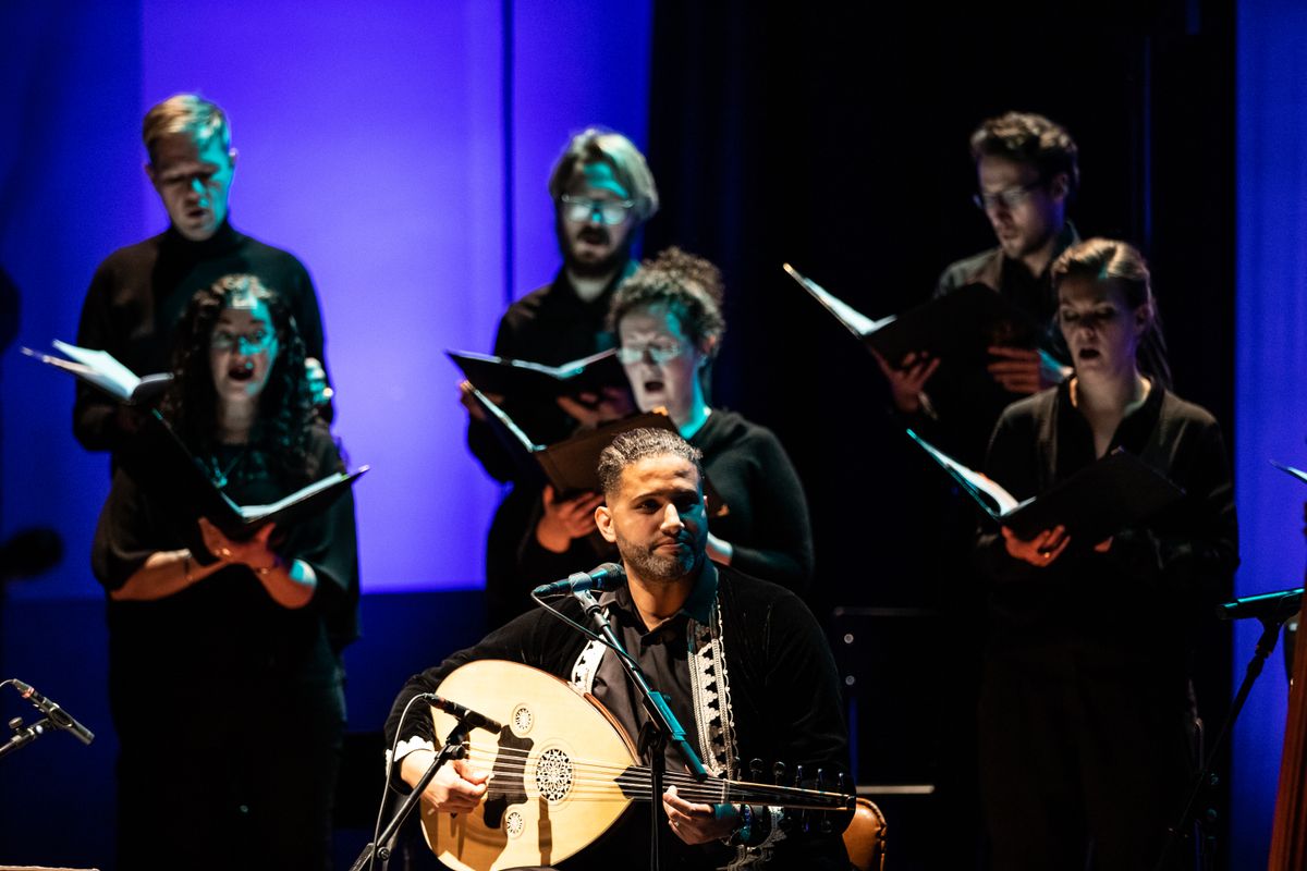 Ahmed El Maai + Cappella Amsterdam (foto Melle Meivogel)