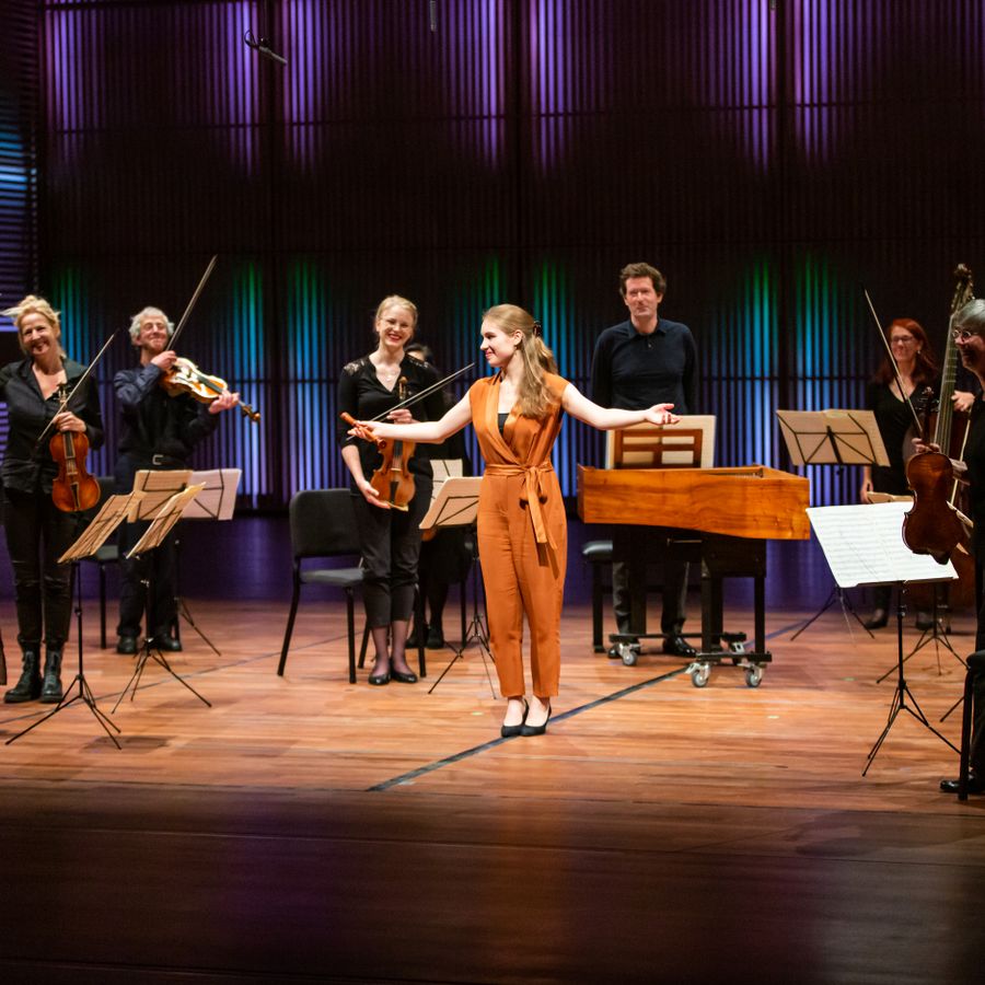 Orkest van de 18e Eeuw + Lucie Horsch (foto Orkest van de 18e Eeuw)