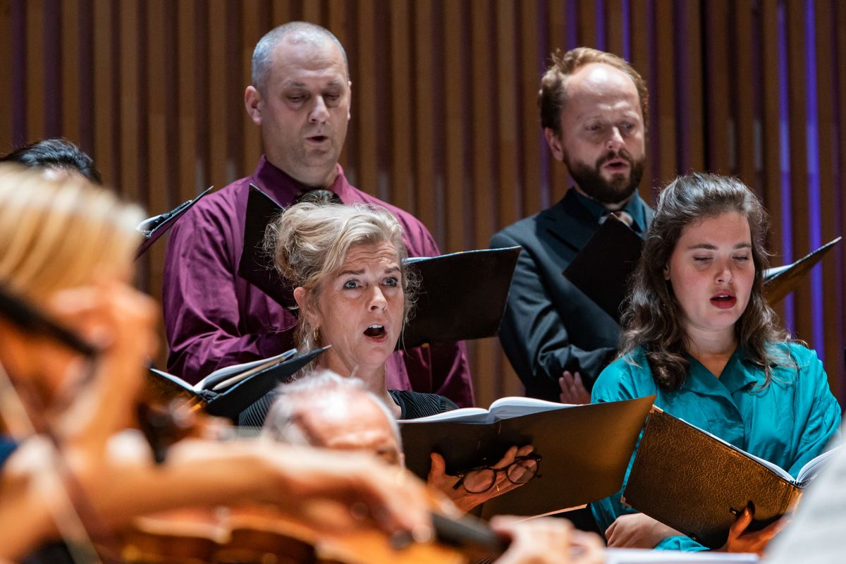 Uitvoering Touch the Cloud van Valery Voronov door Asko|Schönberg en Nederlands Kamerkoor tijdens Reinbert 80 (foto: Ada Nieuwendijk)