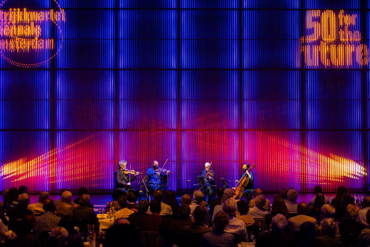 Kronos Quartet (foto Juri Hiensch, Muziekgebouw mei 2022)