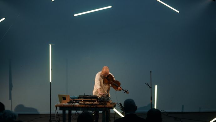 Maar Wat Er Ook Gebeurt Er Klinkt Muziek — Olga Zuiderhoek + Gerard  Bouwhuis | Muziekgebouw