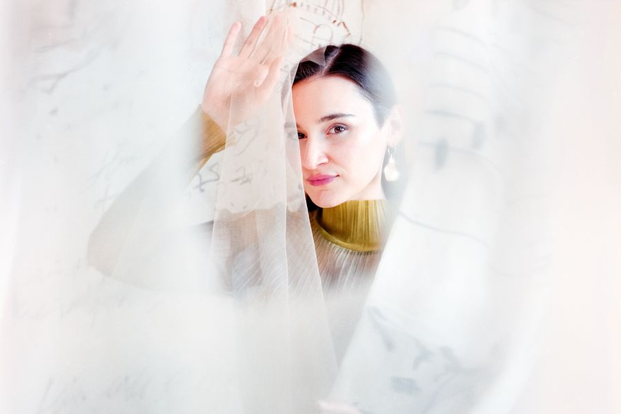 Emine Bostanci (photo Federico Castelli & Ivana Djukic)