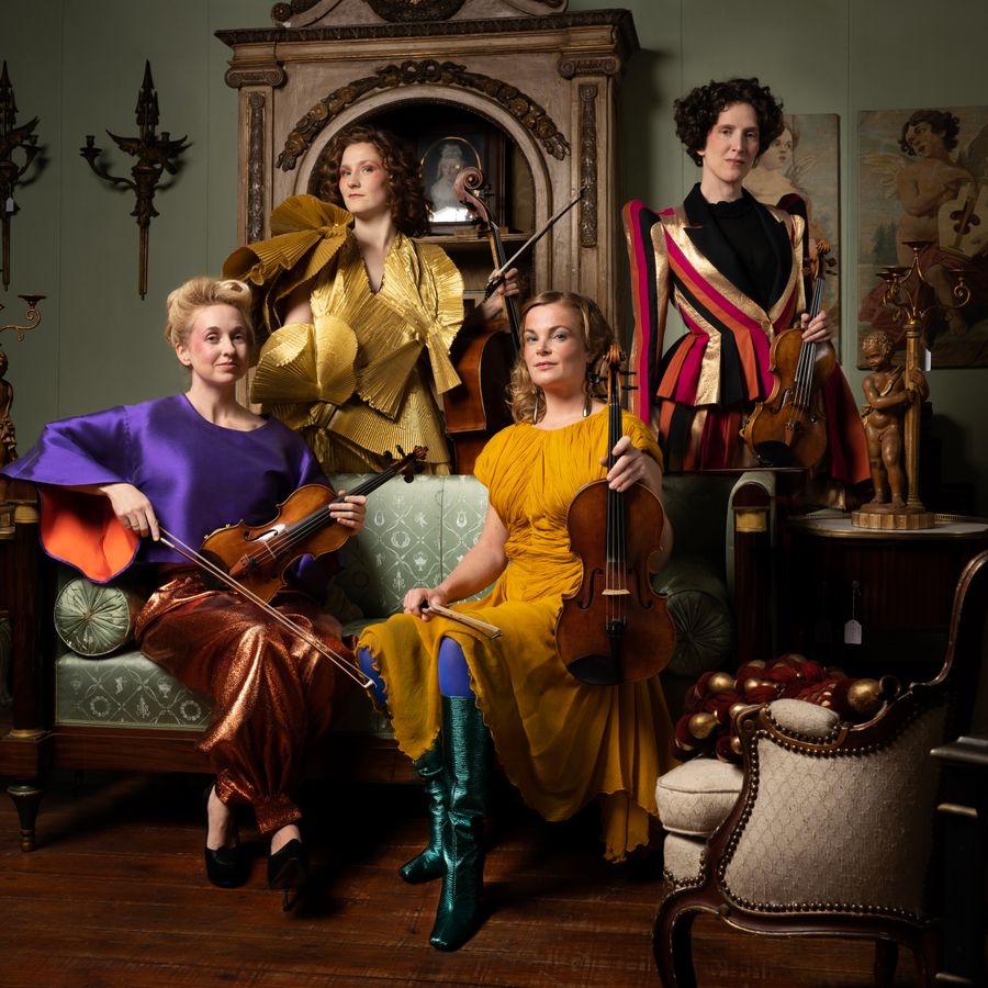 Ragazze (foto Paulina Matusiak, Eddy Wenting)