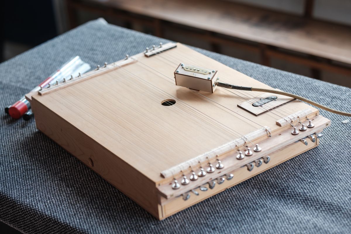 Eensnarig instrument ontworpen door Aart Strootman (© Alex Heuvink)