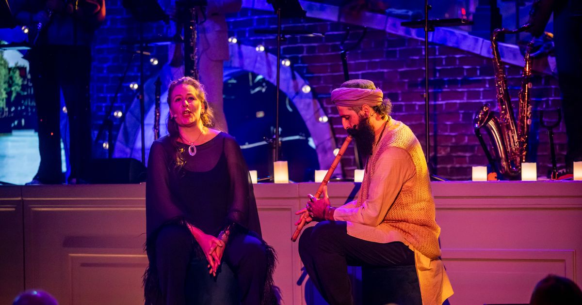 Broze aarde — Nederlands Blazers Ensemble, Studium Chorale + Christianne Stotijn