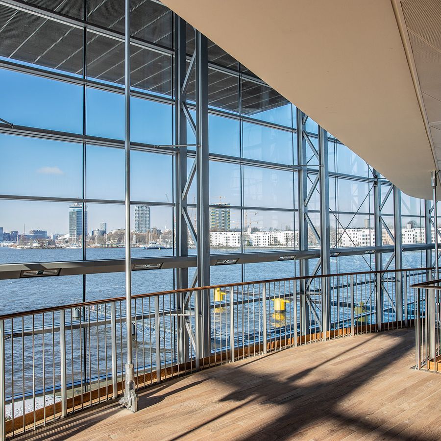 Foyerdeck (photo Melle Meivogel)