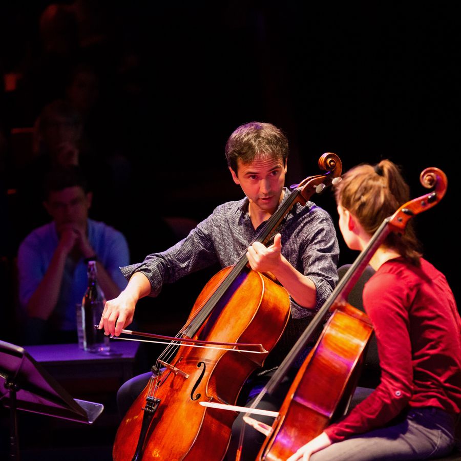 Jean-Guihen Queyra (Foto Ronald Knapp)