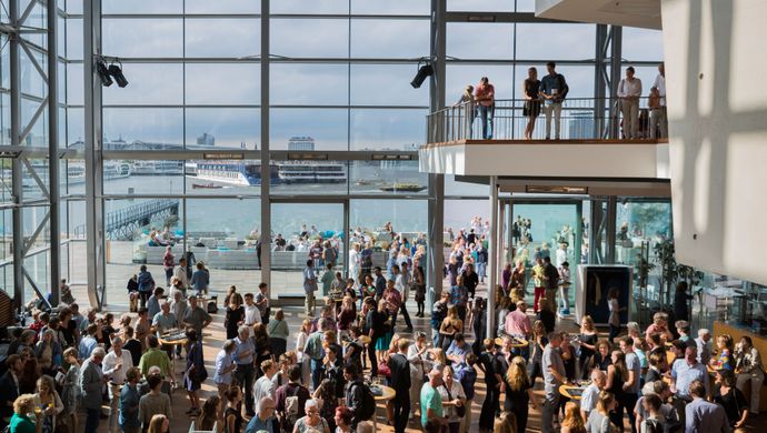 Entreehal Muziekgebouw (foto Martina Simkovicova)